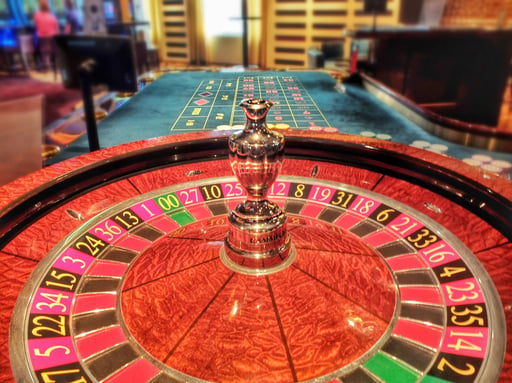 roulette-wheel-and-table